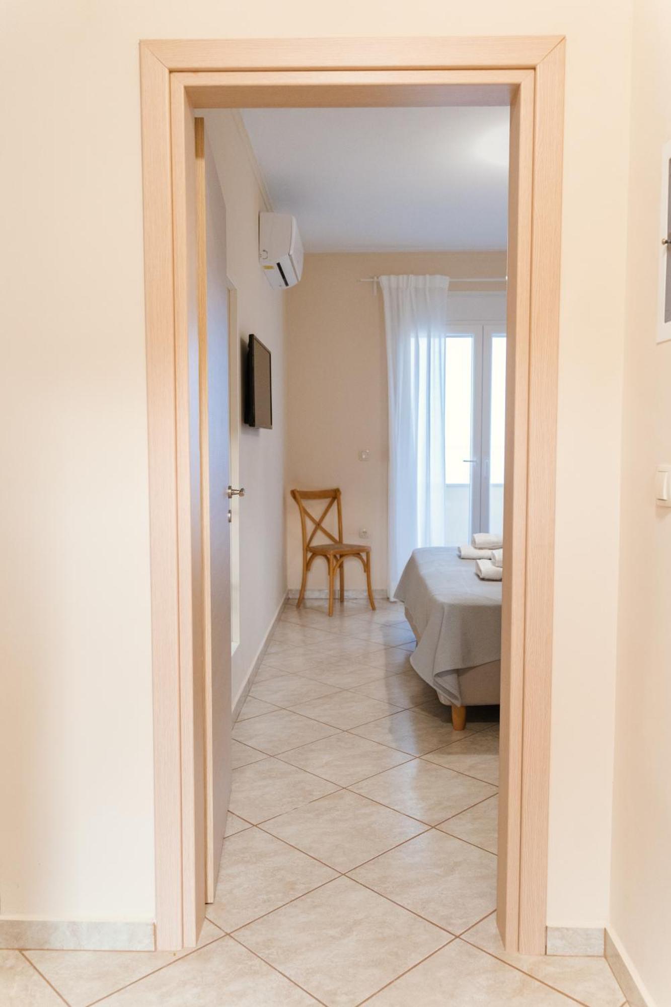 Marine Apartments Venetiko Paralia Agias Foteinis Eksteriør billede